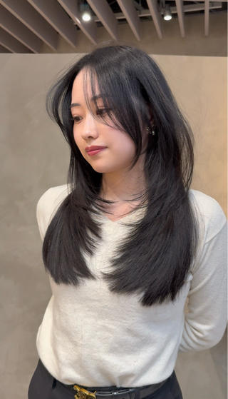 ️layer cut × sheer black️

ビフォーアフターmovie.
繊細な顔まわりカットで小顔効果抜群です◎ 