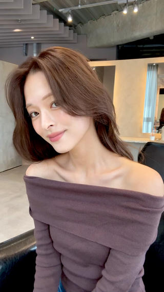 ️layer cut  × warm brown️

柔らかく動きのあるレイヤーカット
カラーは暖かみのある9トーンのウォームブラウン. 