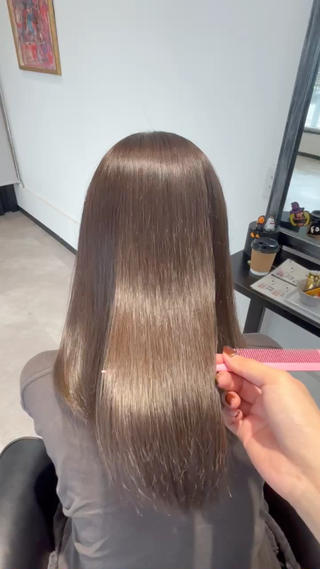 カラー×髪質改善トリートメントで
ツヤツヤ透明感カラー