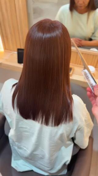 セミロング attrait南堀江所属・絹髪職人 KAISEI艶髪のヘアスタイル