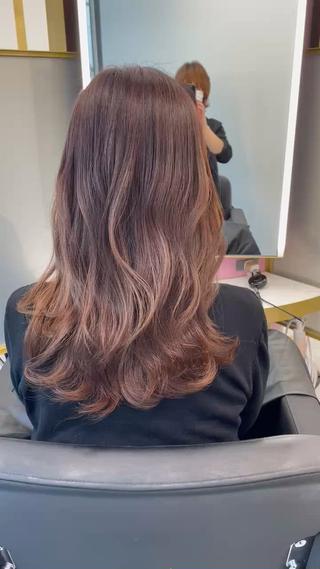韓国風レイヤーカットにデジタルパーマで
ゆるふわな動きをプラスします
コテ巻きより簡単に垢抜けた可愛いヘアに
なれます♪
一人一人マンツーマンで対応しています
最後までお客様と一緒に似合わせます
一日5名限定是非お早めに 