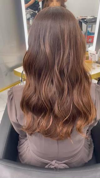 一日5名様限定クーポンです
レイヤー＆ゆるふわパーマでつくる朝ラク簡単ヘアです！
完全マンツーマンで最後まで担当させていただきます
大人女子に大人気です。 