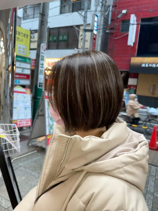 オーダー
・赤みをしっかり消して
・髪の毛が柔らかく見えるように
・まとまりも出して下さい！


ご提案
・赤み消すために濃い~アッシュ入れて
・細い筋を入れると動きも出ます
・まとまるようにコンパクトなボブに 