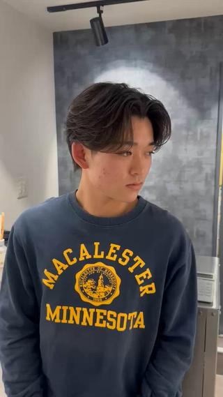 ミディアム メンズ SALOWIN 原宿 iori所属・💈センターパート パーマ特化💈雄太のヘアスタイル