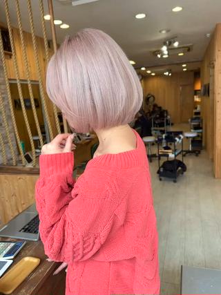 ショート 韓国レイヤー外国人風 透明感カラー髪質改善のヘアスタイル