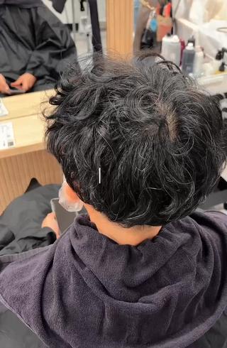 パーマをしていたり履歴が少し複雑な方でも明るくすること可能です
沢山お悩みあっても大丈夫です1度私にご相談下さい好きな髪色で好きなだけ楽しみましょう！！ 