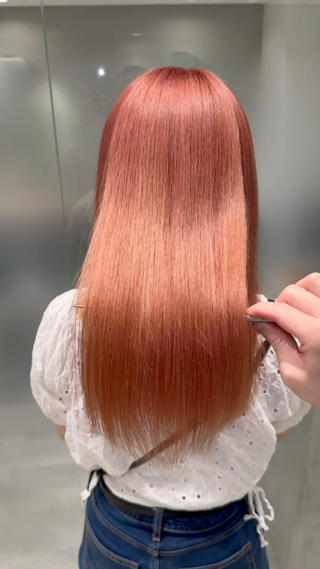 セミロング カラー MiU所属・髪質改善ストレート ✖️ブリーチゆたかのヘアスタイル