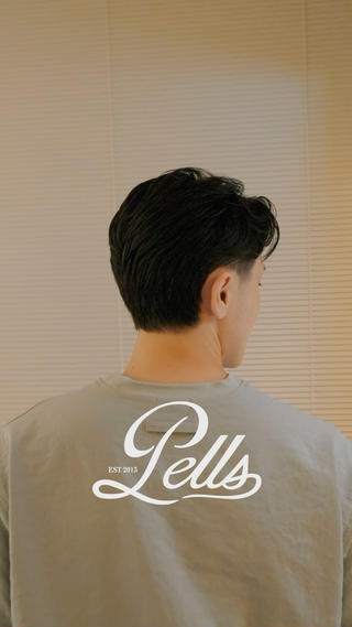 ディーンショート

大人のオールバックスタイル

刈り上げていなくても
頭に添うように毛流れができ
綺麗にまとまってくれます 