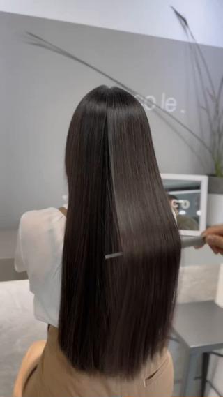 ロング JYO 髪質改善専門家のヘアスタイル