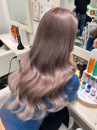 ベースしっかりしてるので2ヶ月に1回根元のリタッチのみでハイトーン維持 