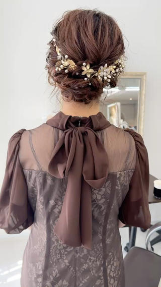 埼玉県草加の美容師HANZOです
全国でカットカラーの講師をしてます!
カット、似合わせカラー・ヘアセットが得意です
Instagram→@hanzo_bob_cut
結婚式お呼ばれスタイル
#シニオン
#パーティヘア
#ヘアアレンジ