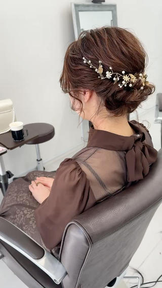 埼玉県草加の美容師HANZOです
全国でカットカラーの講師をしてます!
カット、似合わせカラー・ヘアセットが得意です
Instagram→@hanzo_bob_cut
結婚式お呼ばれスタイル
#シニオン
#パーティヘア
#ヘアアレンジ