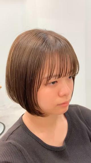 まるっとボブ
顔まわりカット
アッシュベージュ