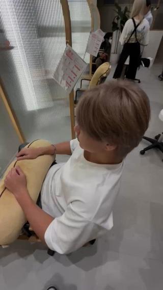 ミルクティーベージュ
どの季節でもおすすめの廃りがないカラーで、すごくおすすめです！
セットはシースルーで韓国風ぽく仕上げてあります！
オイル馴染ませてあるだけです 
