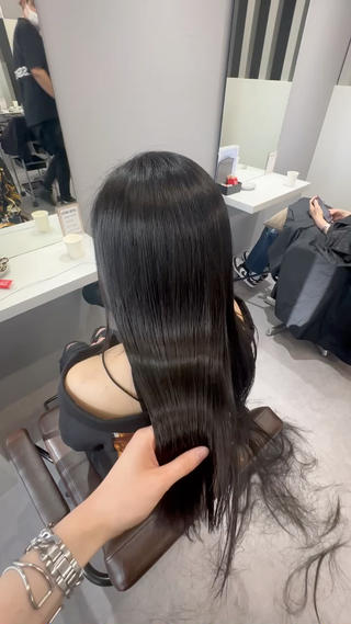 ロング 韓国風✨髪質改善✨ 縮毛矯正✨松浦知奈美のヘアスタイル