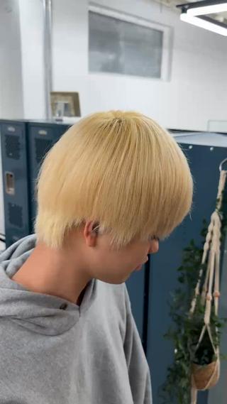 抜きっぱなしブロンドヘア

ハイトーンヘアはリタッチは1.5ヶ月～2ヶ月に1回の

リタッチがオススメです！

ホームケアまでお伝えします(*^^*) 