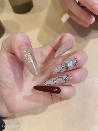 ロング ネイル 長さ出し専門 nynaのネイルデザイン