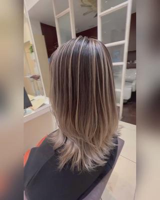 セミロング カラー はだゆうき @hadadan08のヘアスタイル