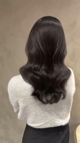 セミロング カット無料| 青山 |髪質改善のヘアスタイル