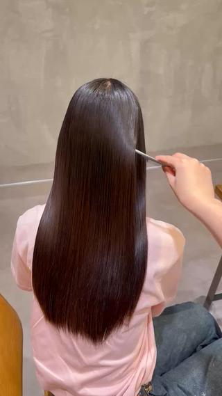 ロング SARA 【大阪梅田】のヘアスタイル