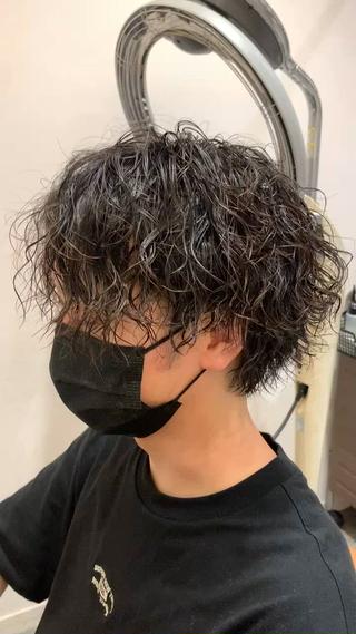 ショート メンズパーマ 岩成健志郎のヘアスタイル