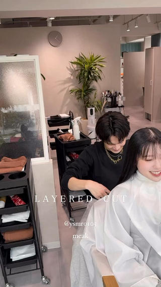セミロング meak所属・韓国レイヤー RYOTAのヘアスタイル