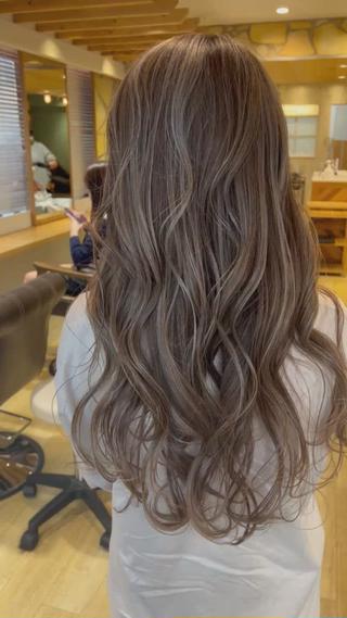 ロング 渋谷ハイトーン/ デザインカラー阿部のヘアスタイル