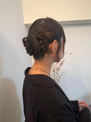 カチモリ hair set
少しだけ個性的に
大切な日にぜひお任せください