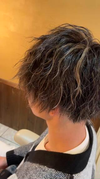 カラー パーマ メンズ 飯泉/メンズカラー ツイスパ/メッシュのヘアスタイル