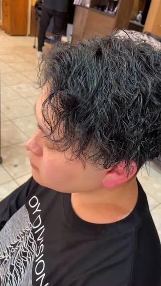 パーマ メンズ 飯泉/メンズカラー ツイスパ/メッシュのヘアスタイル