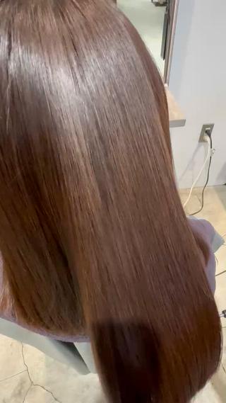 ブローだけでこの艶
酸性ストレート×髪質改善で“しっとりツヤ髪”に
毎日アイロンしてた髪が、乾かすだけでまとまる!
触れたくなるような自然なツヤと手触り、
ぜひ体感してみてください