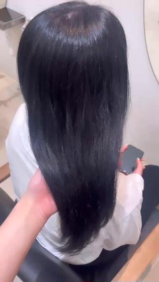 透明感のある暗染め☆彡

ブリーチ毛で就職のため暗染めしました^_^
 