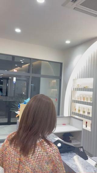 ミディアム カラー earth新国道 ナナ🌱のヘアスタイル