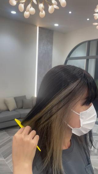 ミディアム カラー earth新国道 ナナ🌱のヘアスタイル