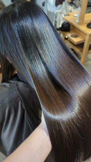 ロング ⭕鏡のような劇艶× 自然なストレート⭕️のヘアスタイル