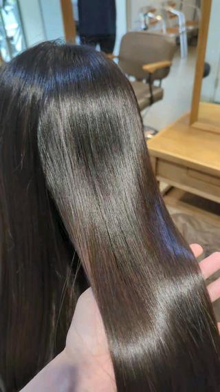 ロング ⭕鏡のような劇艶× 自然なストレート⭕️のヘアスタイル