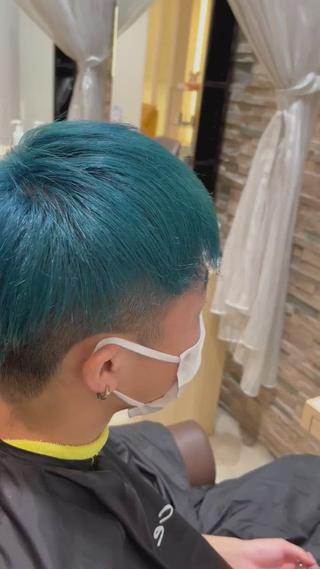 ブリーチ 2回~3回
しっかりブリーチで色を抜いてあげることでターコイズにもできちゃいます!
周りとも被らないので個性を求める方はオススメです!