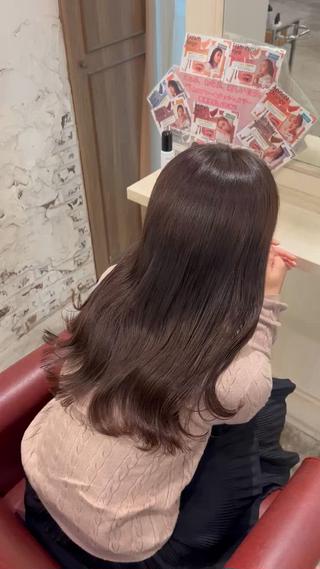 透明感がでるグレージュにほんのりラベンダーを入れて色落ちも綺麗に！

少しレイヤーを入れて巻きやすく◎ 