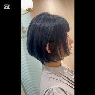 いつもありがとうございます♪

今日はブリーチなしオンカラーでネイビーブルー☆ 