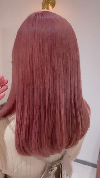 ロング カラー ひなた あゆみのヘアスタイル