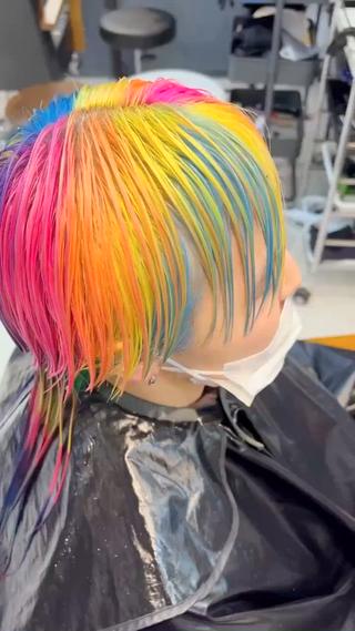 ミディアム カラー daiki 原宿のヘアスタイル