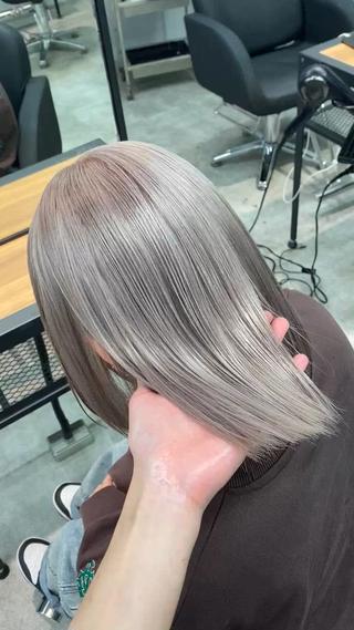 silverにほんのりlavender‪

ご覧いただきありがとうございます！！！
カラーモデル様随時募集しています
minimo特別価格でさせていただきますので
ハイトーンにしたい方・リタッチが気になる方
ぜひぜひお待ちしております
もし分からないことがあればDMもしくは
shoma_1464まで！

LINDO TOKYO 心斎橋
542-0086
大阪市中央区心斎橋1-10-35アルシュビル4階 