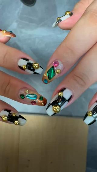 ネイル Nail Salon Suri Suriのネイルデザイン