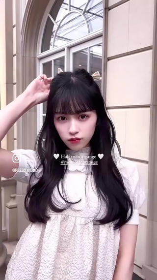 ヘアアレンジ momochan🍑 ドーリー艶カラー♡のヘアスタイル