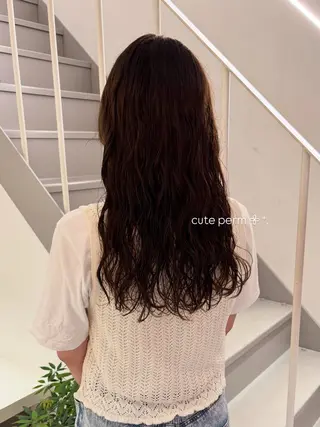 ミディアム パーマ 谷川 優奈のヘアスタイル