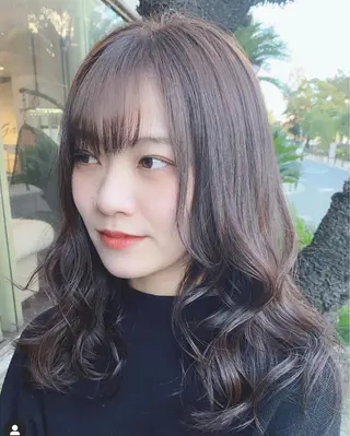 セミロング Gaudi / ガウディのヘアスタイル