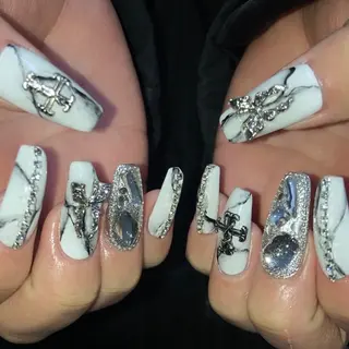 ネイル kana/モード ・グランジ⛓🎼のネイルデザイン