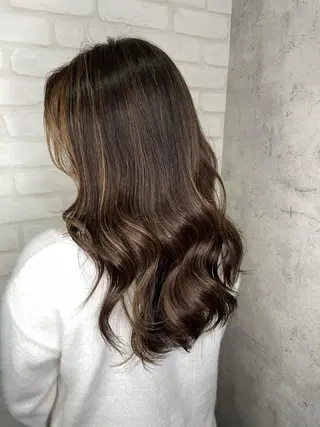 ロング 🦄艶カラー×韓国 NANA💎🐬のヘアスタイル