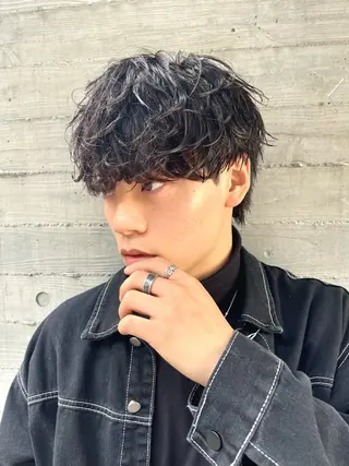 ショート パーマ メンズ 波巻きスパイラル 近藤剛　浦和のヘアスタイル