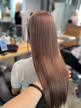 ロング カラー ハイトーンカラー 🦄レイヤーカットのヘアスタイル